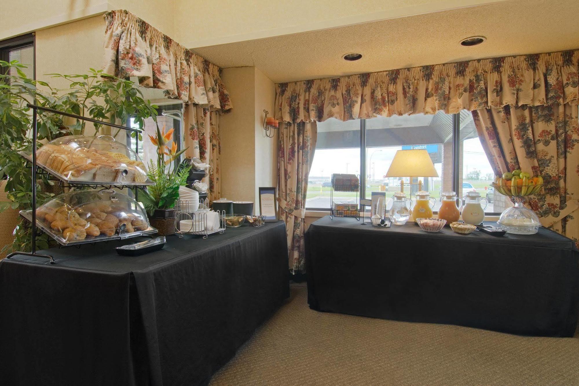 Comfort Inn Airport Dorval Restaurant bilde
