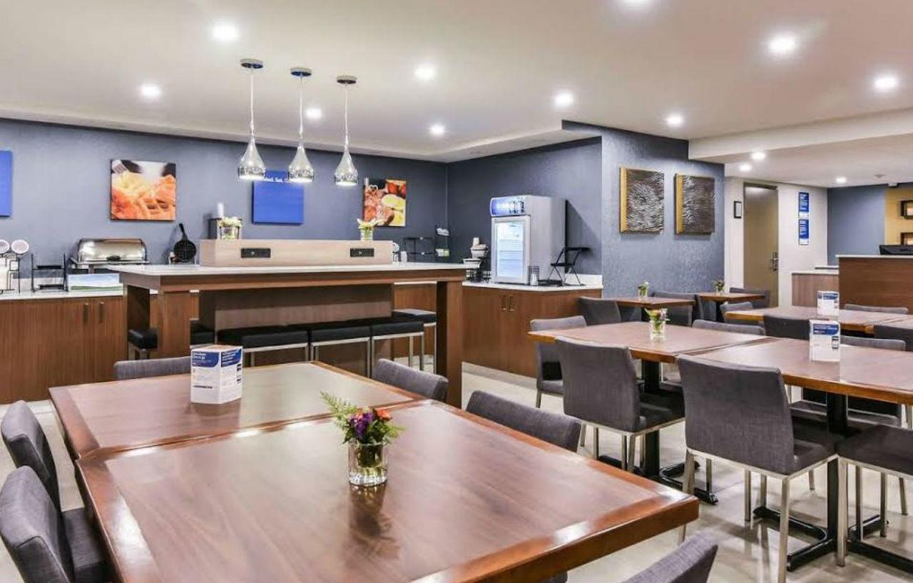 Comfort Inn Airport Dorval Eksteriør bilde